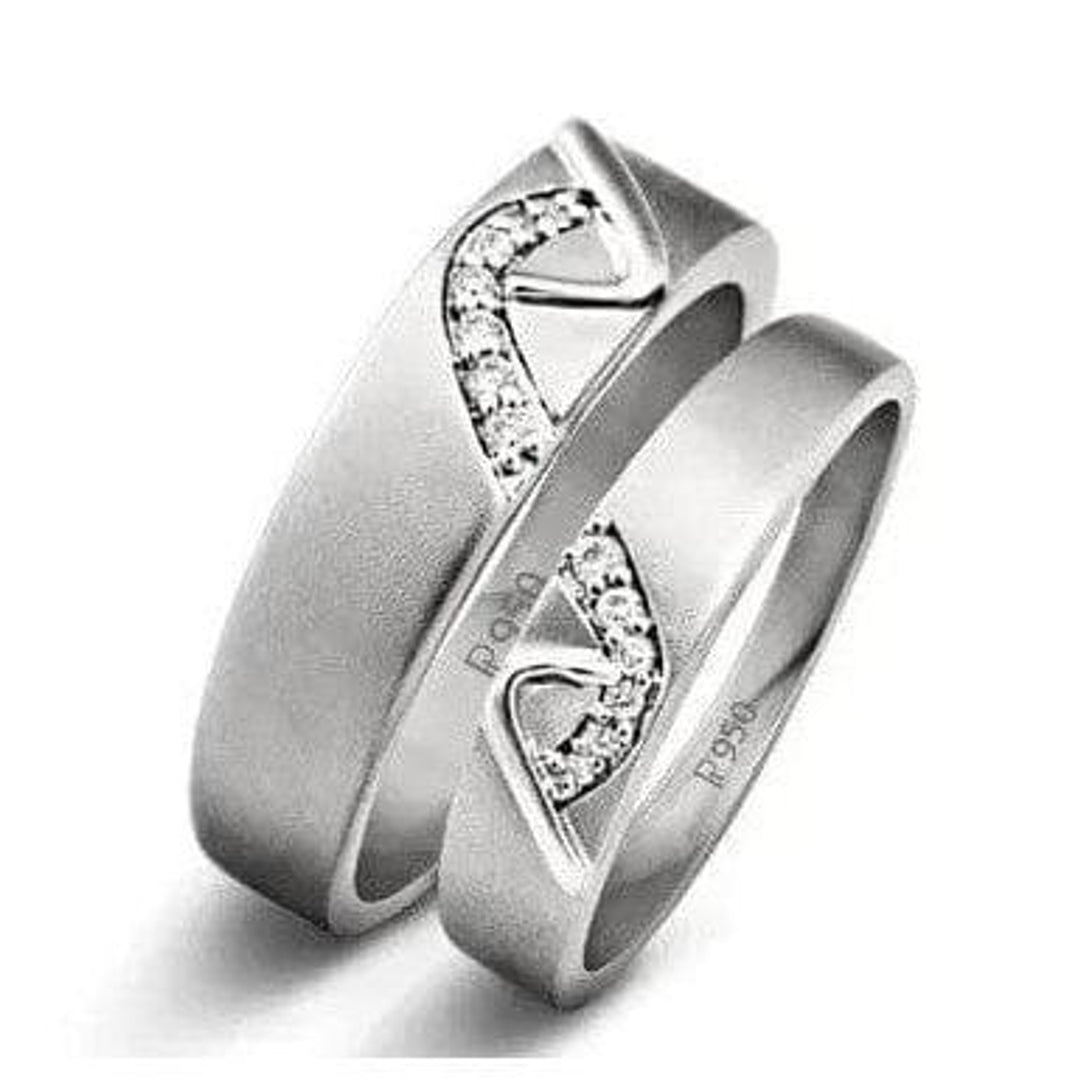 Jewelove Facebook ad: Platinum Jewellery that's all about YOU
