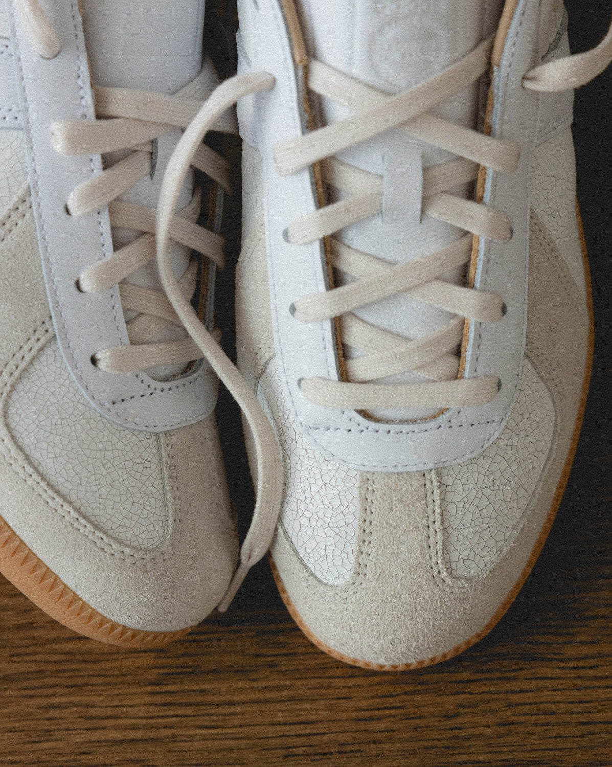 Asphaltgold Facebook ad: Check die adidas Bestseller