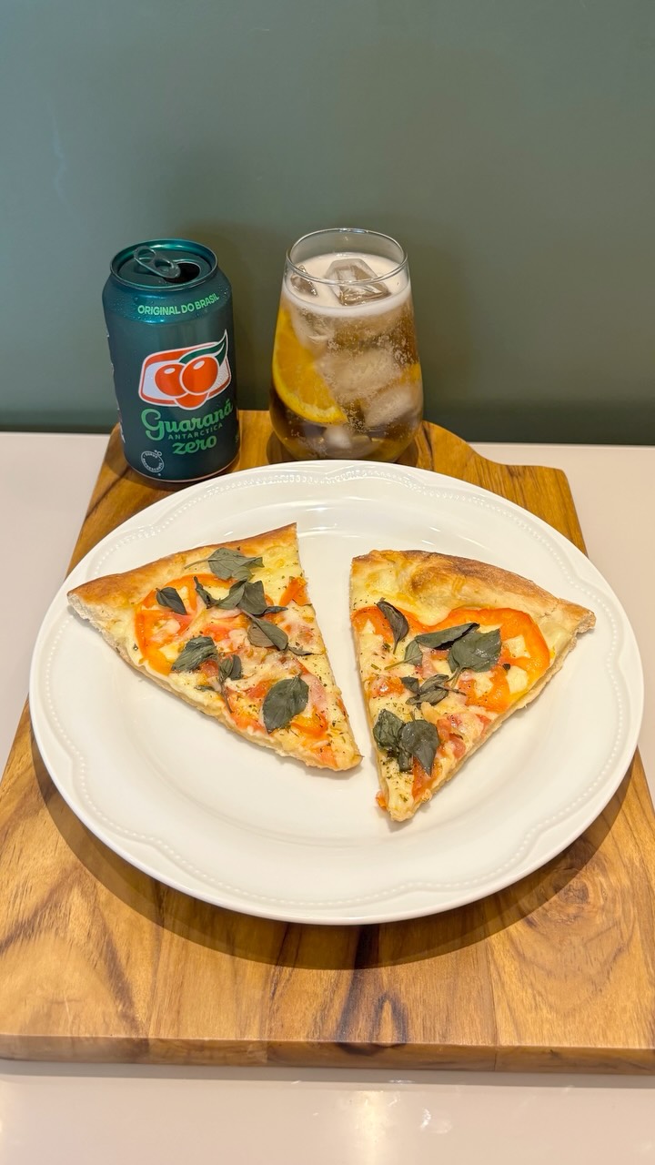 Guaraná Antarctica Facebook ad: Quando o desenho vira realidade Pizza com Guaraná…