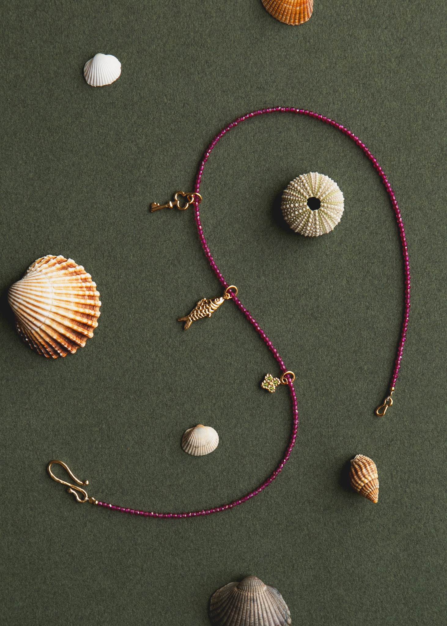 Alix D. Reynis Facebook ad: Des objets intemporels et artisanaux