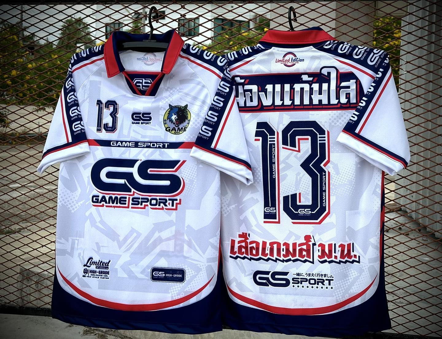 เสื้อฟุตบอลพิมพ์ลาย by GS Facebook ad: เสื้อคอ 𝑽𝒊𝒏𝒕𝒂𝒈𝒆 ยอดฮิต