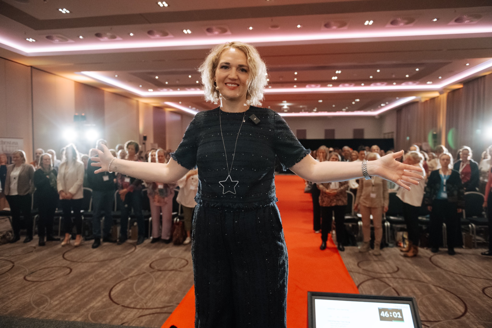 Christina Sternbauer Facebook ad: DAS Live-Event des Jahres für selbstständige Frauen