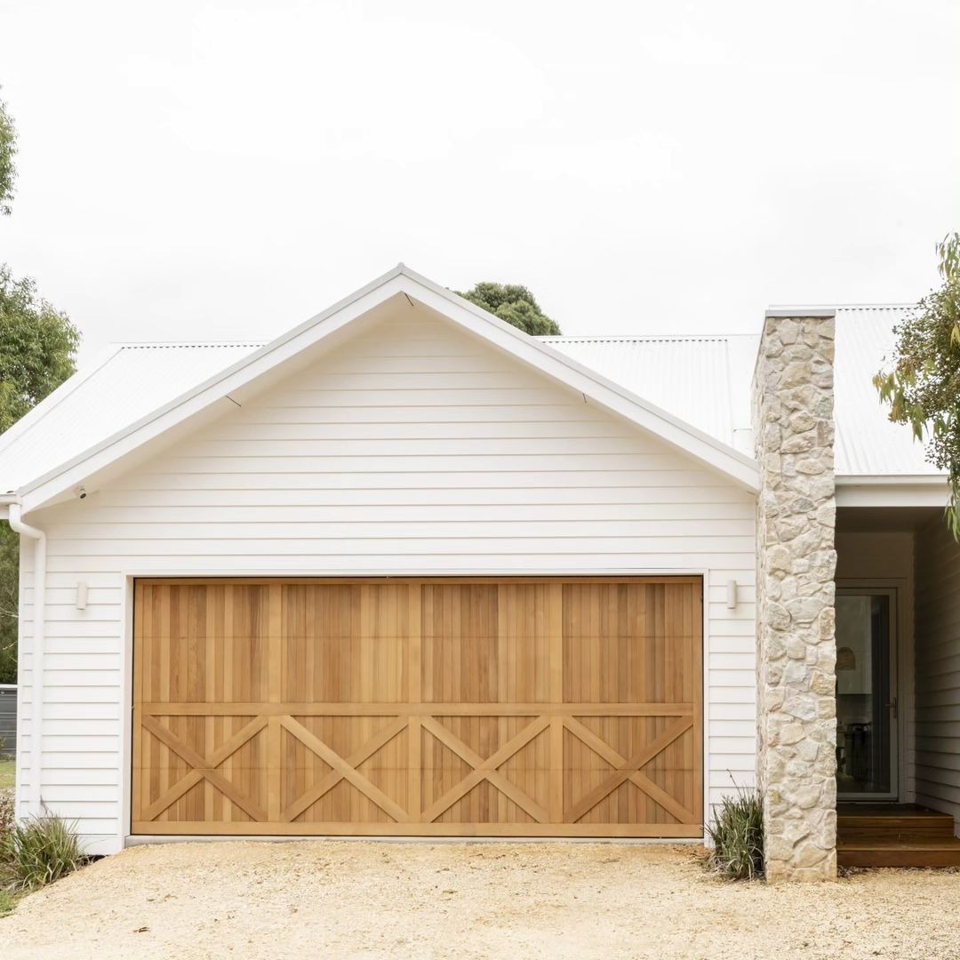 Steel-Line Garage Doors Facebook ad from Sep 30, 2024