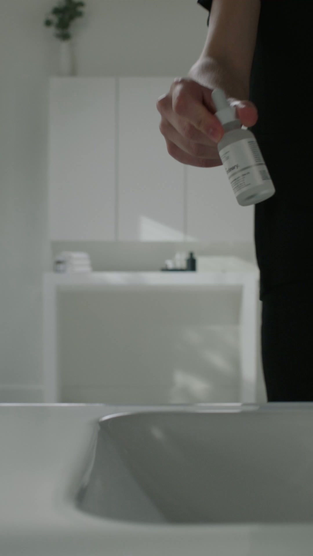 The Ordinary Facebook ad: Des soins avec intégrité.