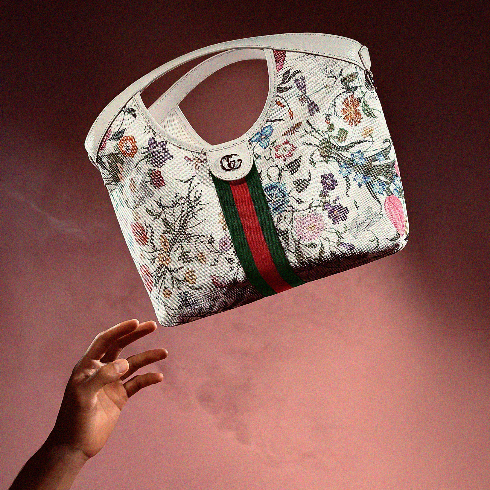 Gucci Facebook ad