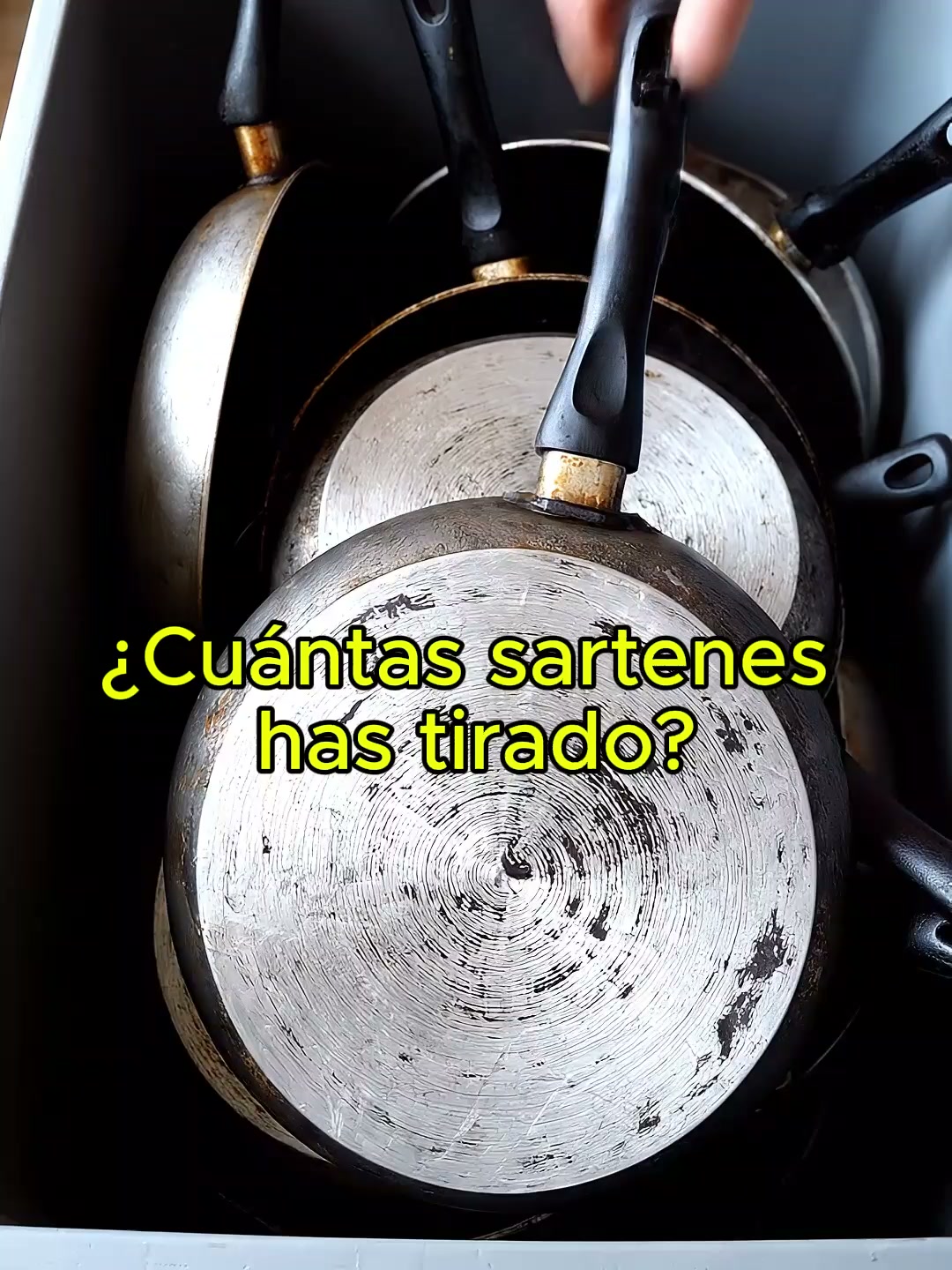 Bruselas Cocina Spain Facebook ad: ¿Y si un sartén de hierro fundido lo tuviera TODO?