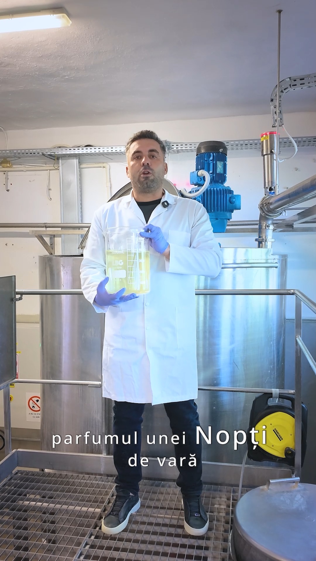 Familia ECLAR Facebook ad: Aici și acum, dezvăluim secretul nostru.