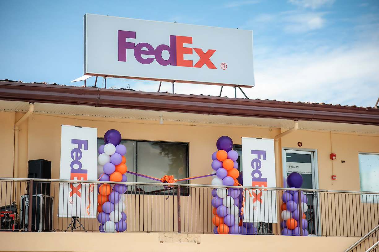 FedEx Facebook ad: Visit our new Cebu World Service Center (WSC)!
