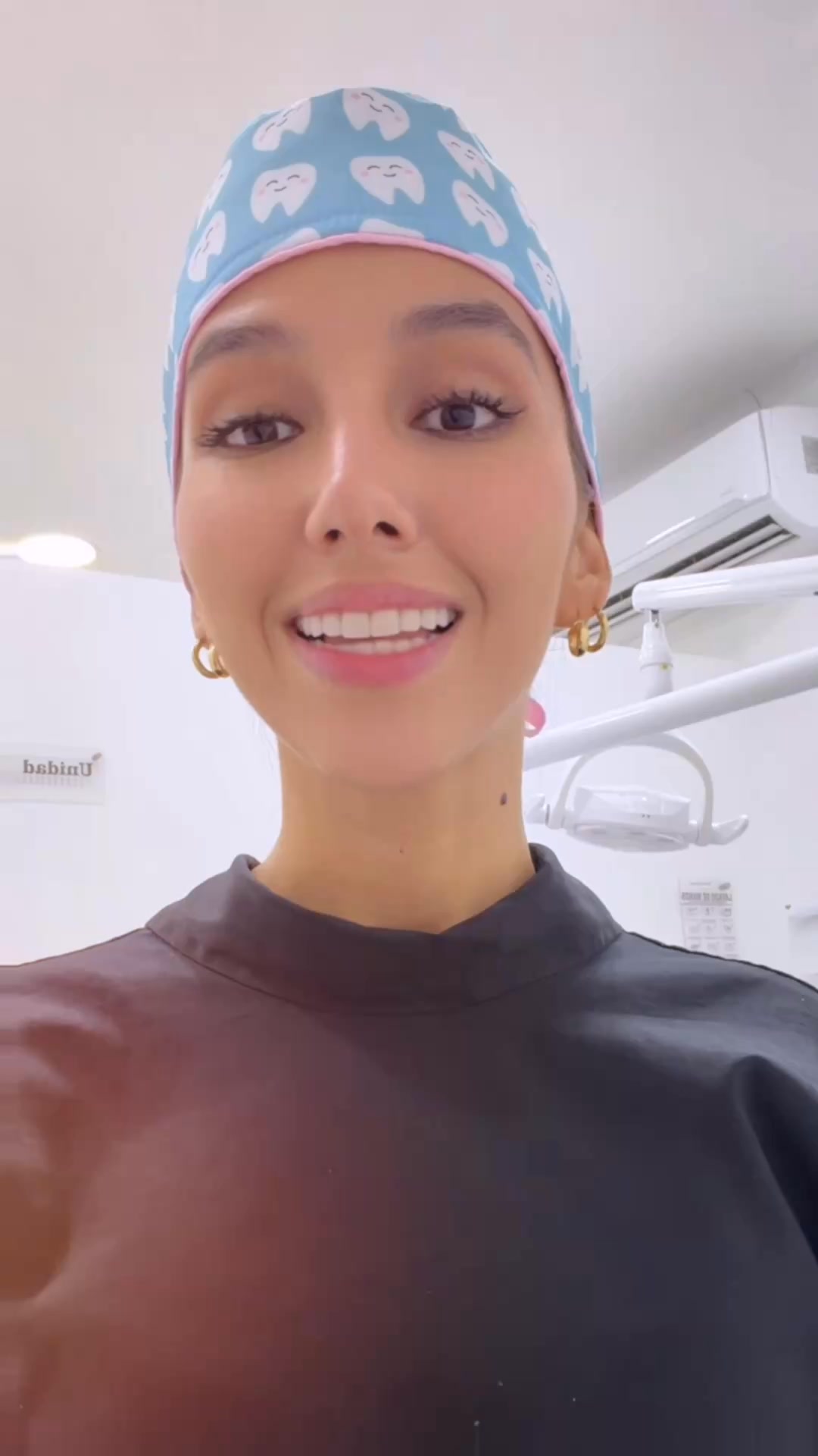 María Lozano - Dental Group Facebook ad: Quedan 5 bonos