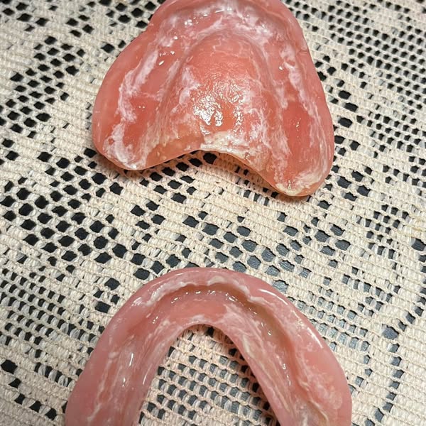 Dental Hygiene Finds Facebook ad: Read This If You Wear Dentures.more