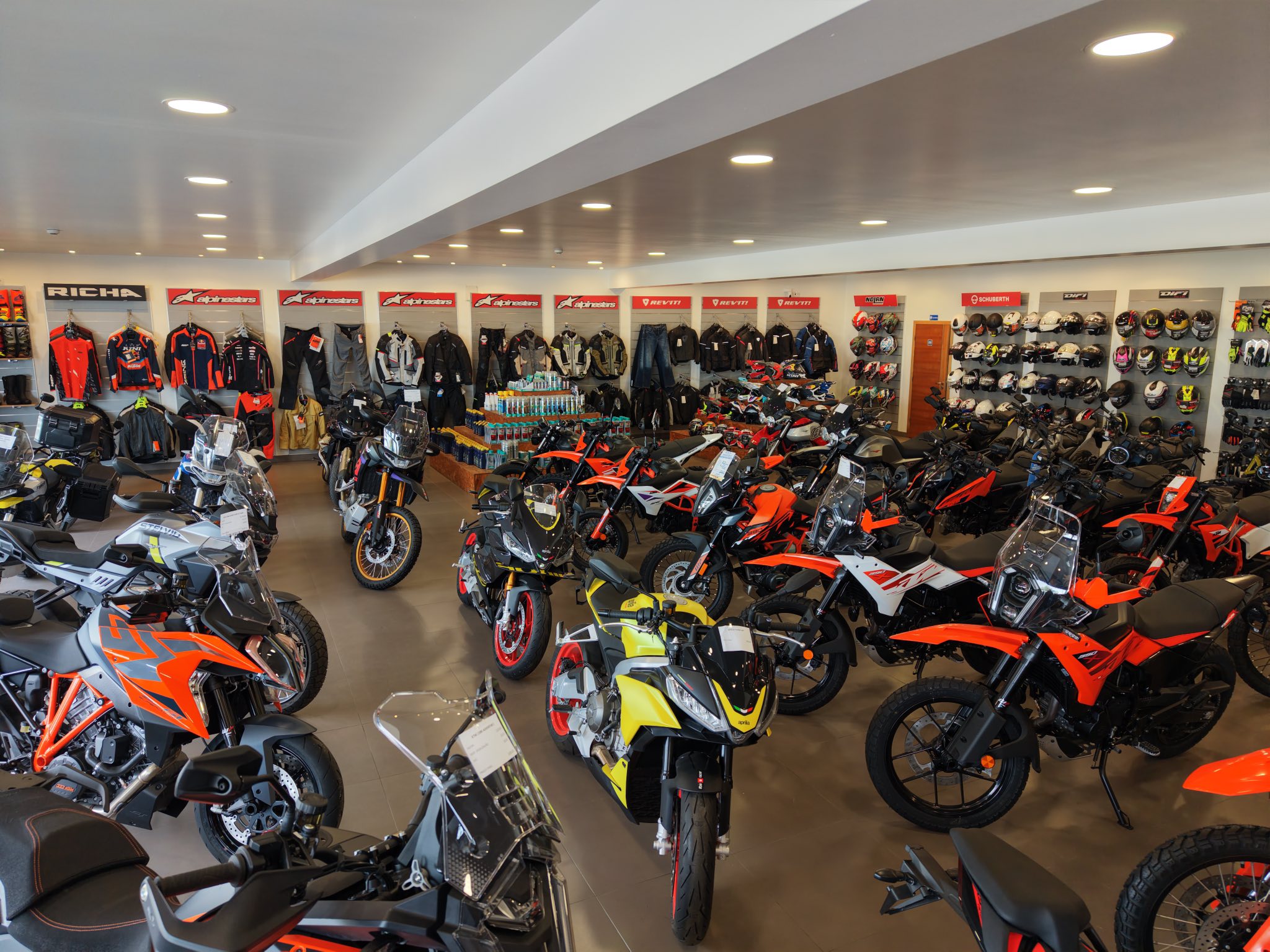 R&S MOTOS Facebook ad: Bom fim de semana