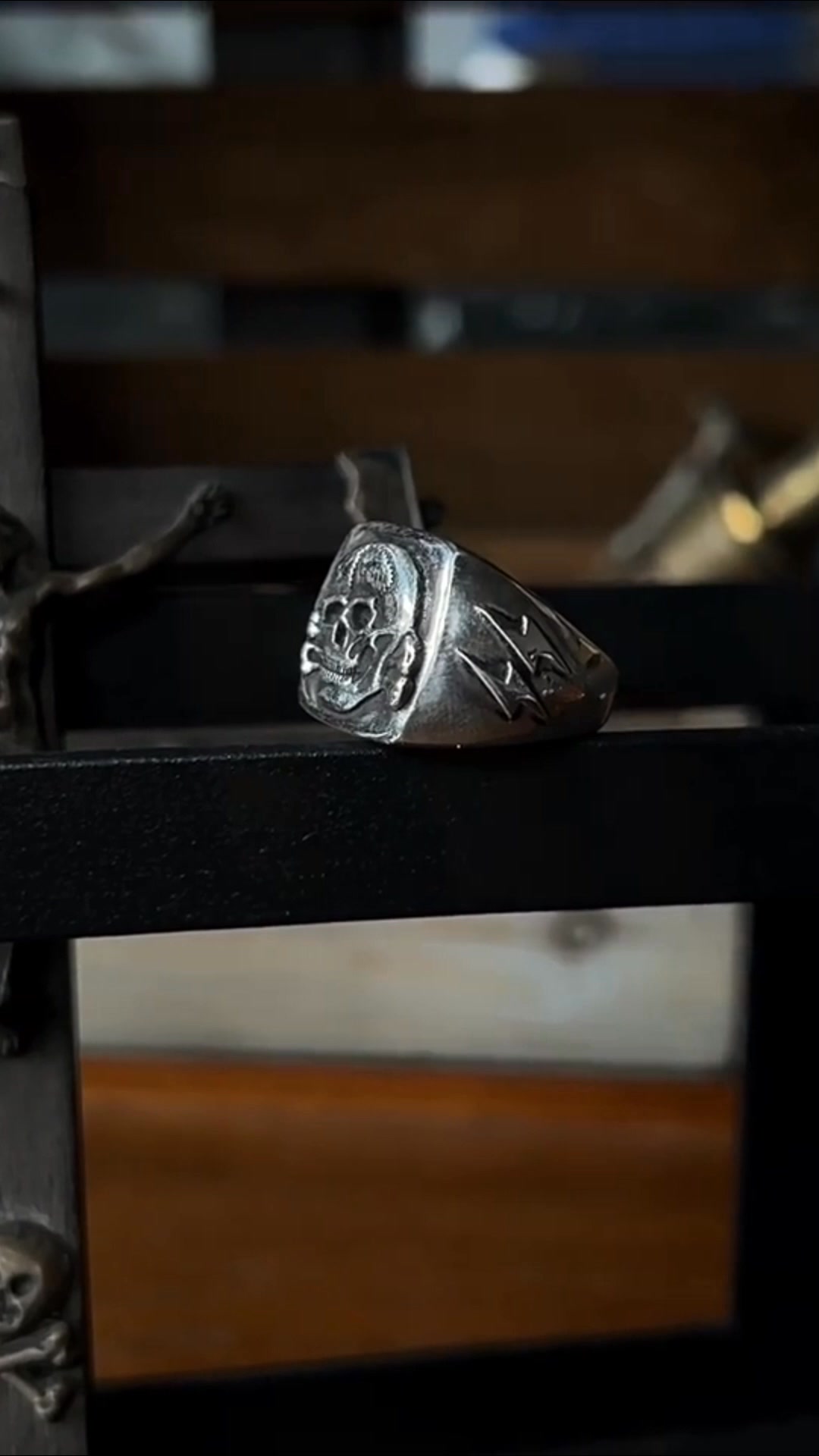 Urcsilver.com Facebook ad: Lightning Skull Ring