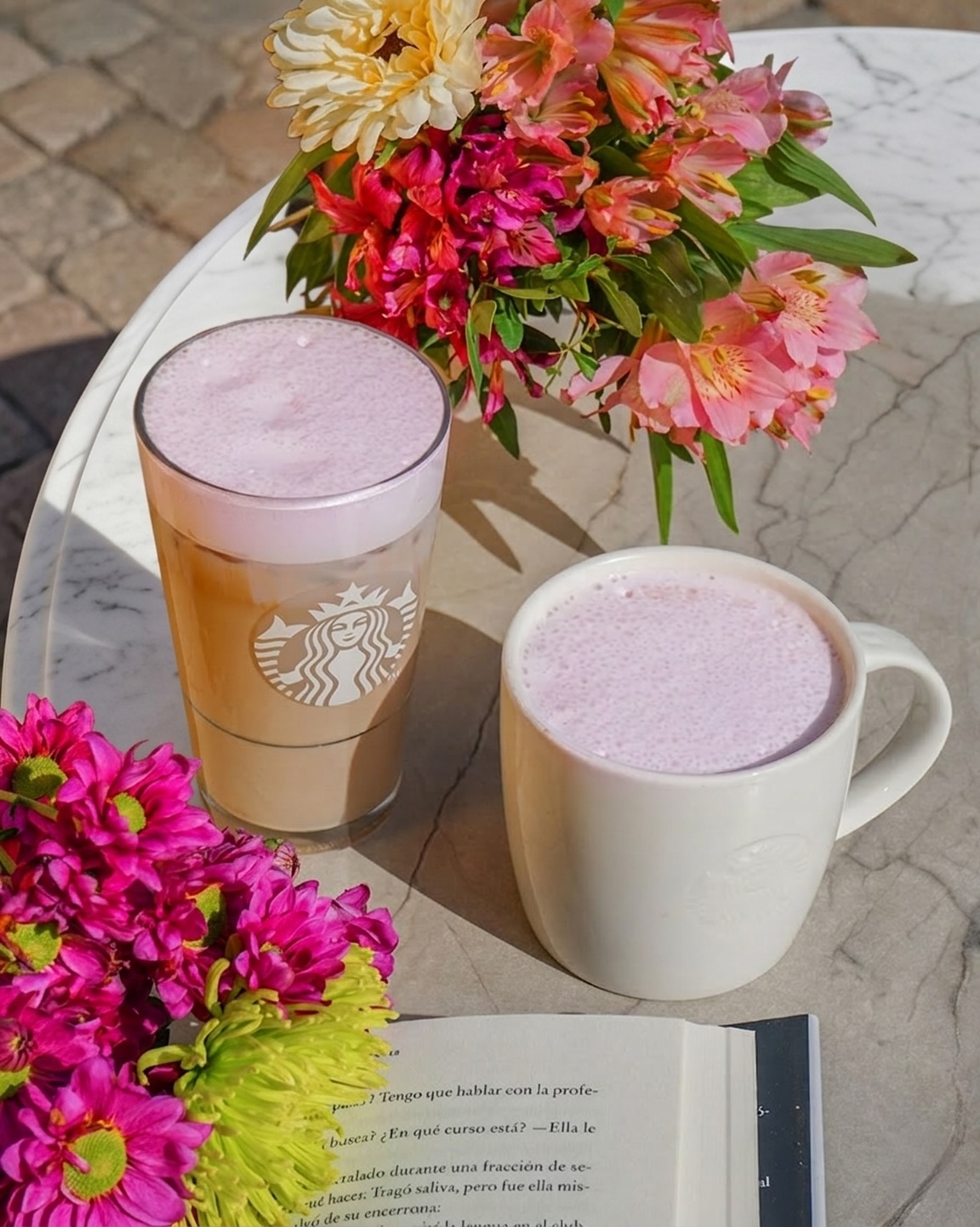 Starbucks España Facebook ad: Esta primavera tiene un nuevo sabor en Starbucks.