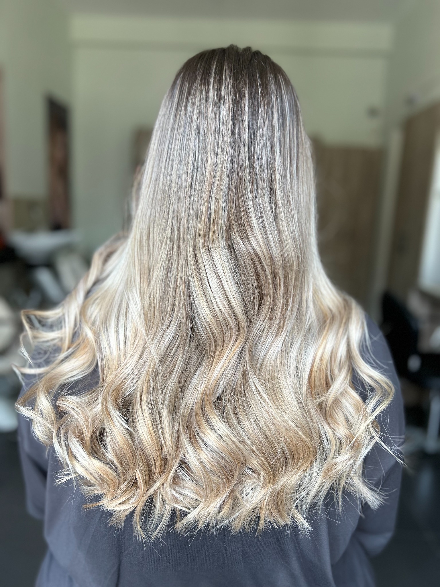 Artisan hair & beauty studio Facebook ad: Ανανέωση, Λάμψη & Υγεία για τα μαλλιά σας!