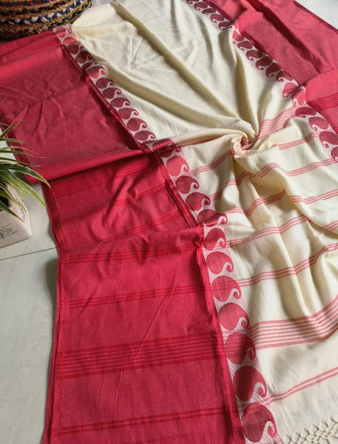 MAKU- Handloom House Facebook ad: Welcome to Maku Handloom House