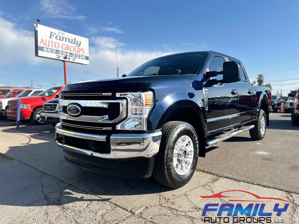 Family Auto Groups LLC Facebook ad: Imaginanse llegando al trabajo con esta troca!