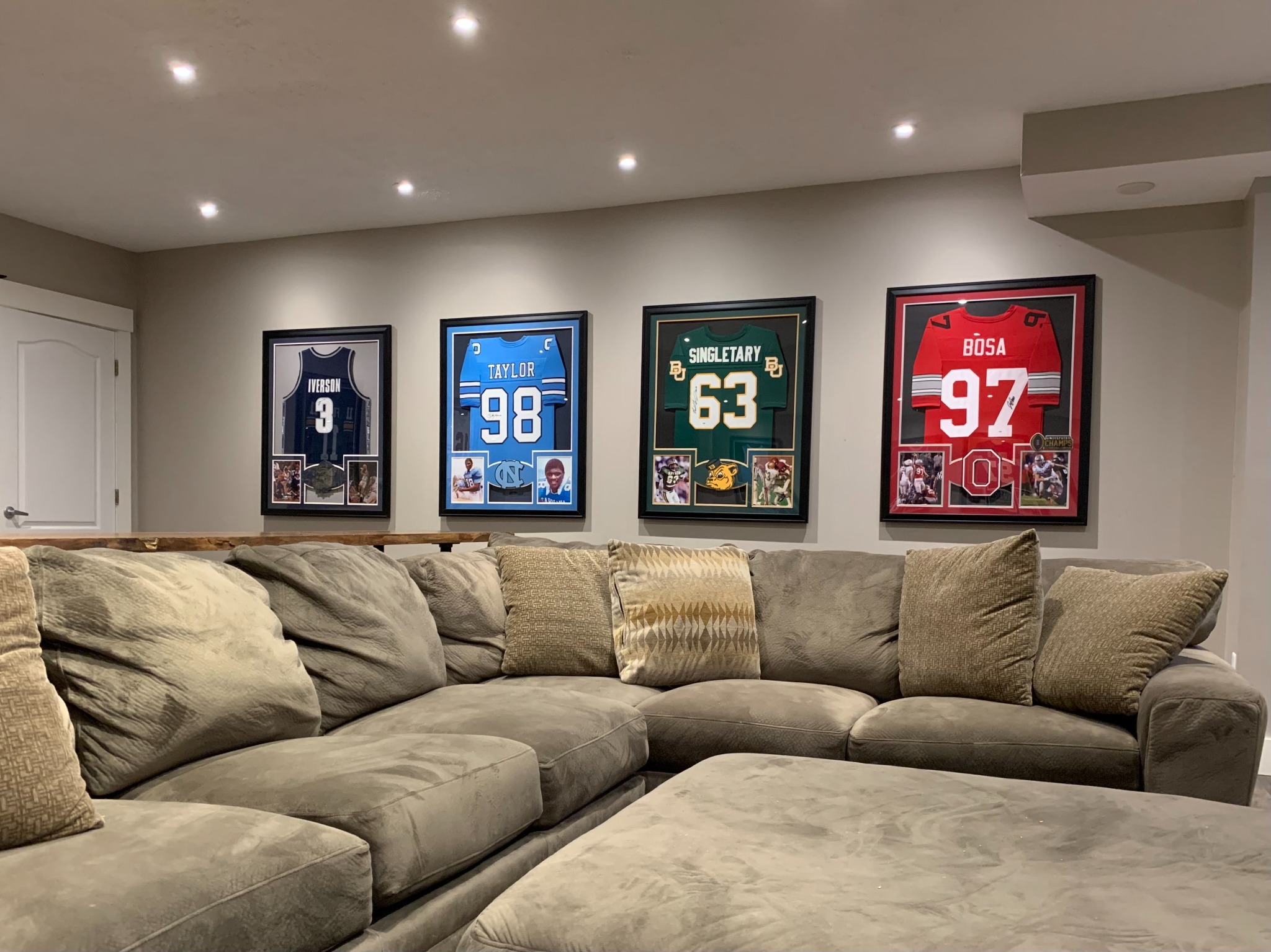 GameDay Collections Facebook ad: Your #1 Framed Jersey Shop