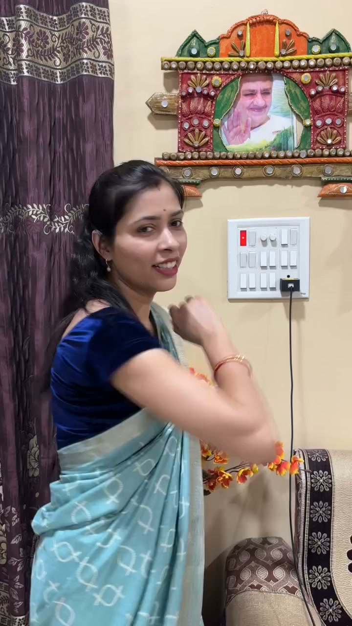 Deepali.TF64 Facebook ad: Apply Now