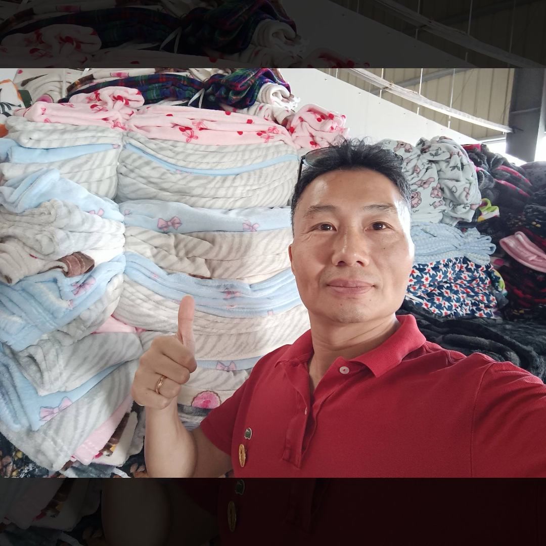 Golden Holding premium home textiles stock - China first quality exporter Facebook ad: good blanket 125x150cm usd0.99