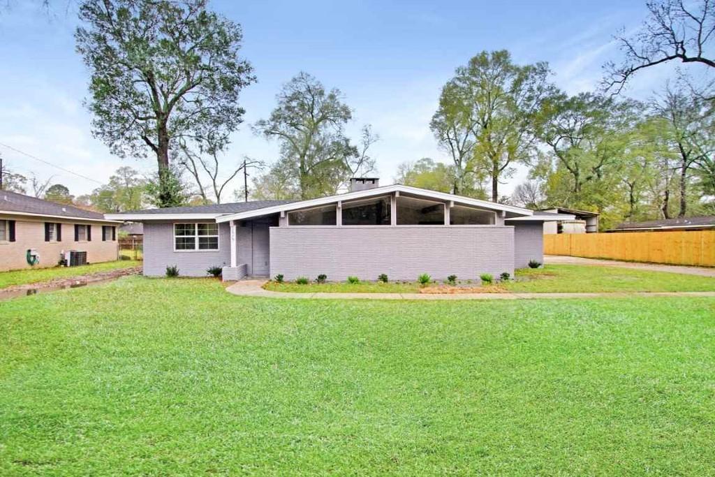 Judy Franklin Leleux Facebook ad: JUST LISTED! 3200 sq feet of luxury and…