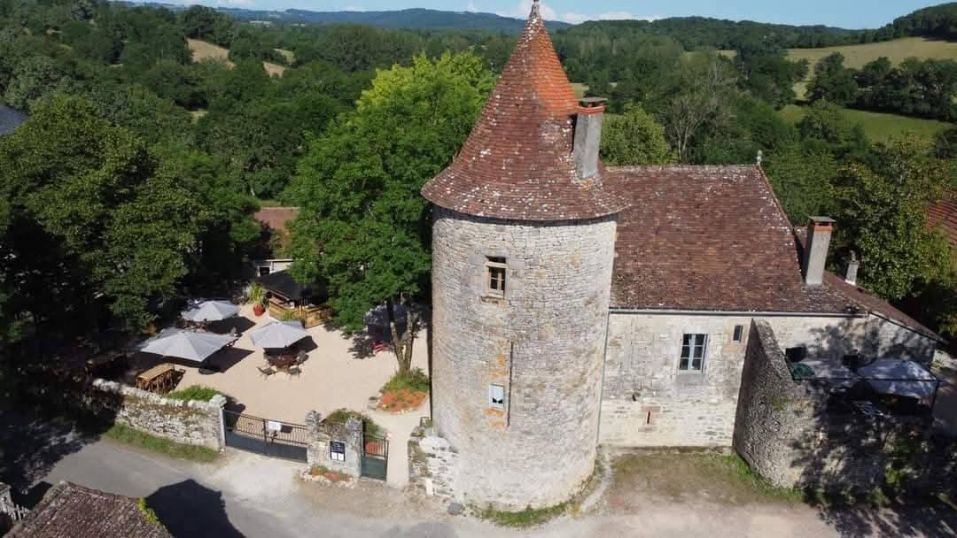 Chez Hélène - Restaurant à Théminettes Facebook ad: 6ème SAISON, MERCI À VOUS