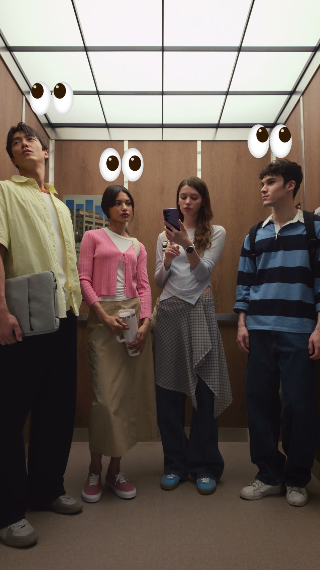 Samsung Facebook ad: Simply swipe in peace