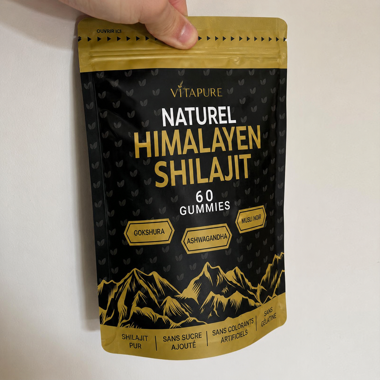 Québec Magazine Facebook ad: Notre succès a fait de nous une cible.