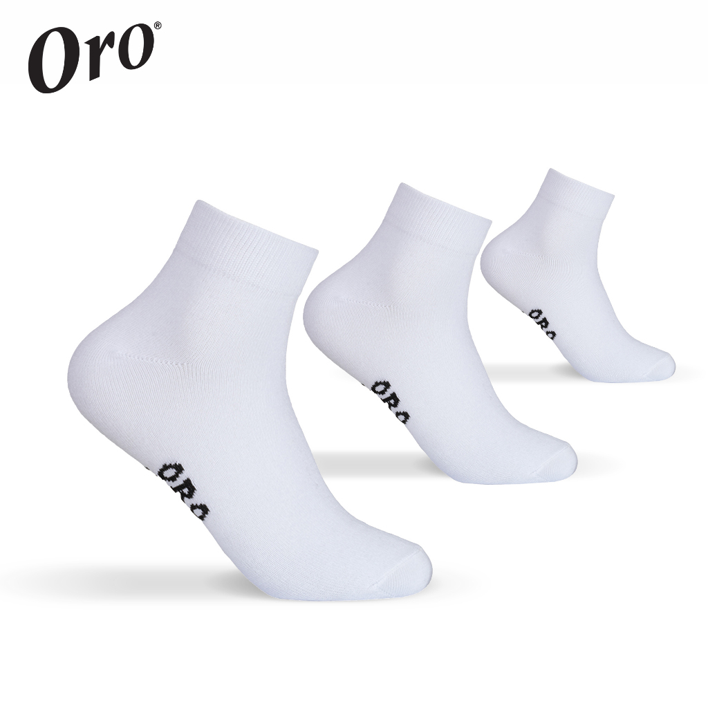 Oro socks Facebook ad: Stay fresh all day with ORO Anti-Odor Socks.