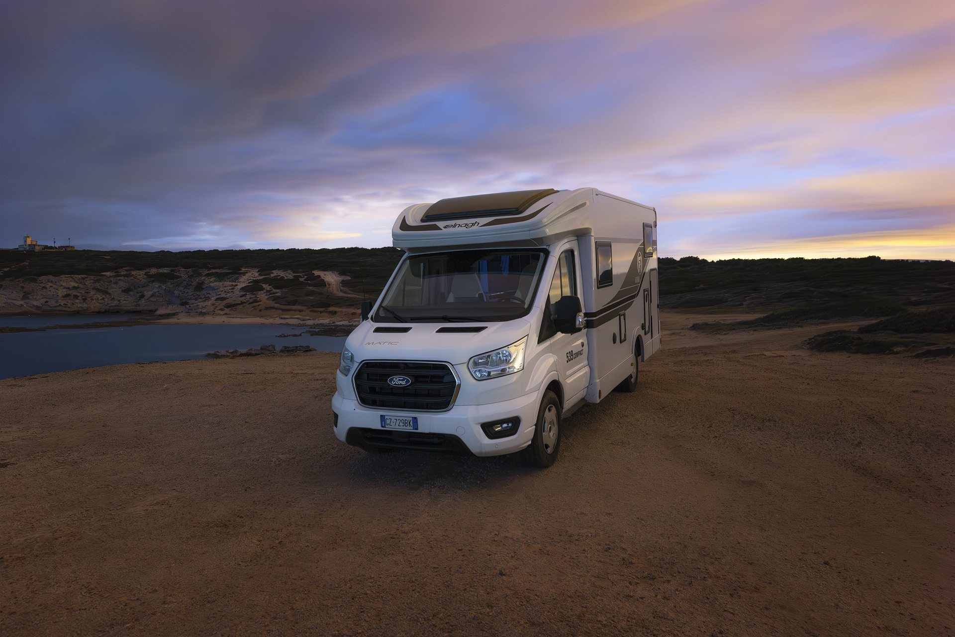 Elnagh Camper Facebook ad: Soluzioni funzionali ed eleganti