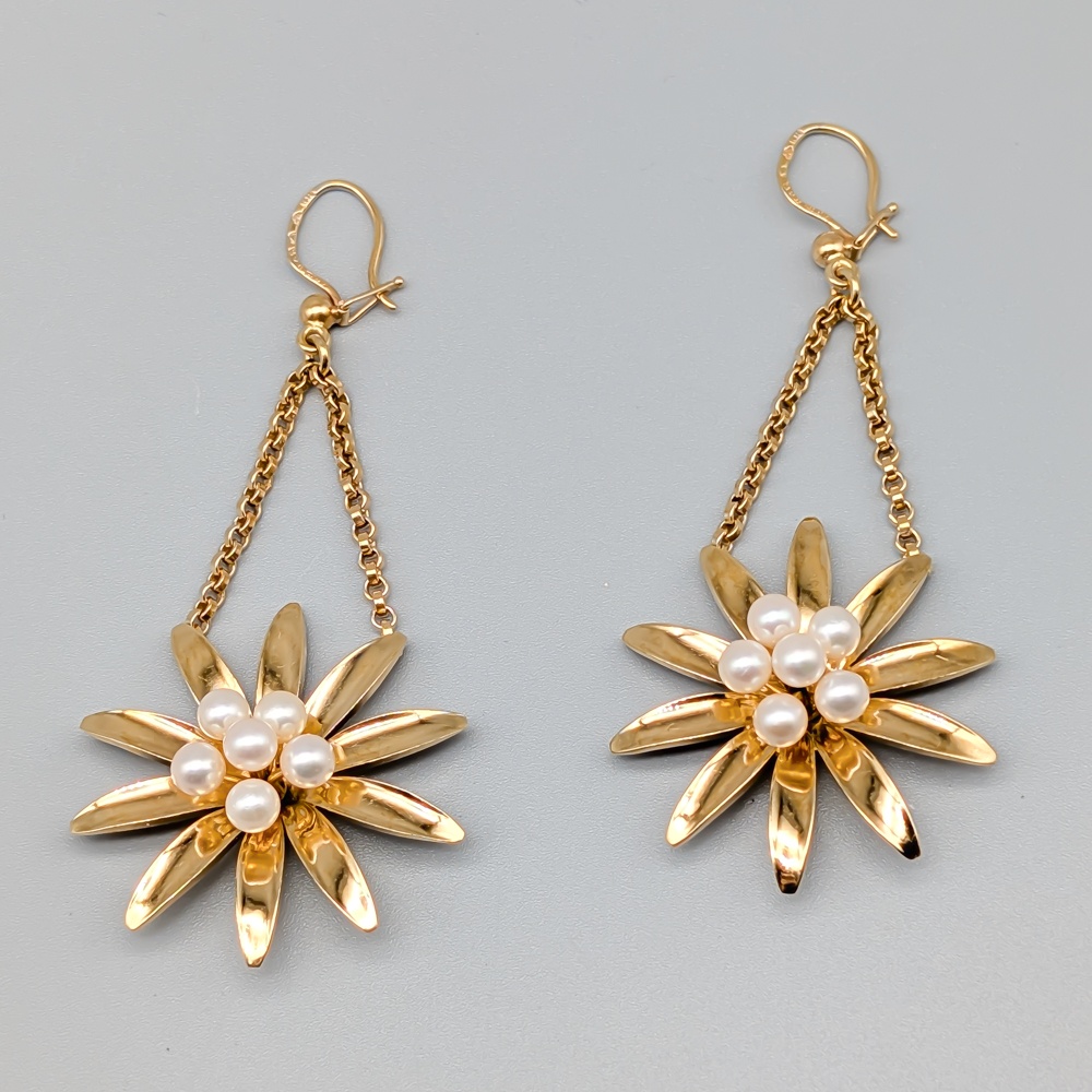 Vintage Jewelry Online Facebook ad
