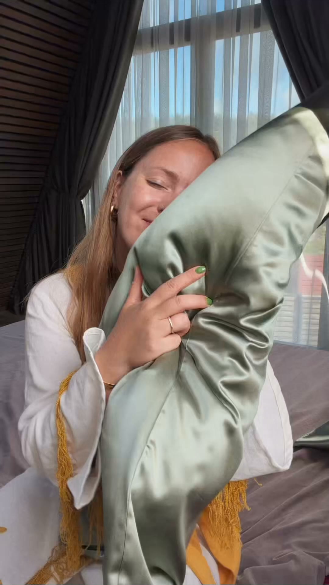 SilkEra Facebook ad: Po 30-ties, rytinės raukšlės ant veido išlieka ilgiau?