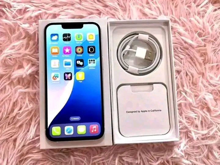 Ariels gadgets bodega Facebook ad: NEW YEAR SALE MGA MADAM