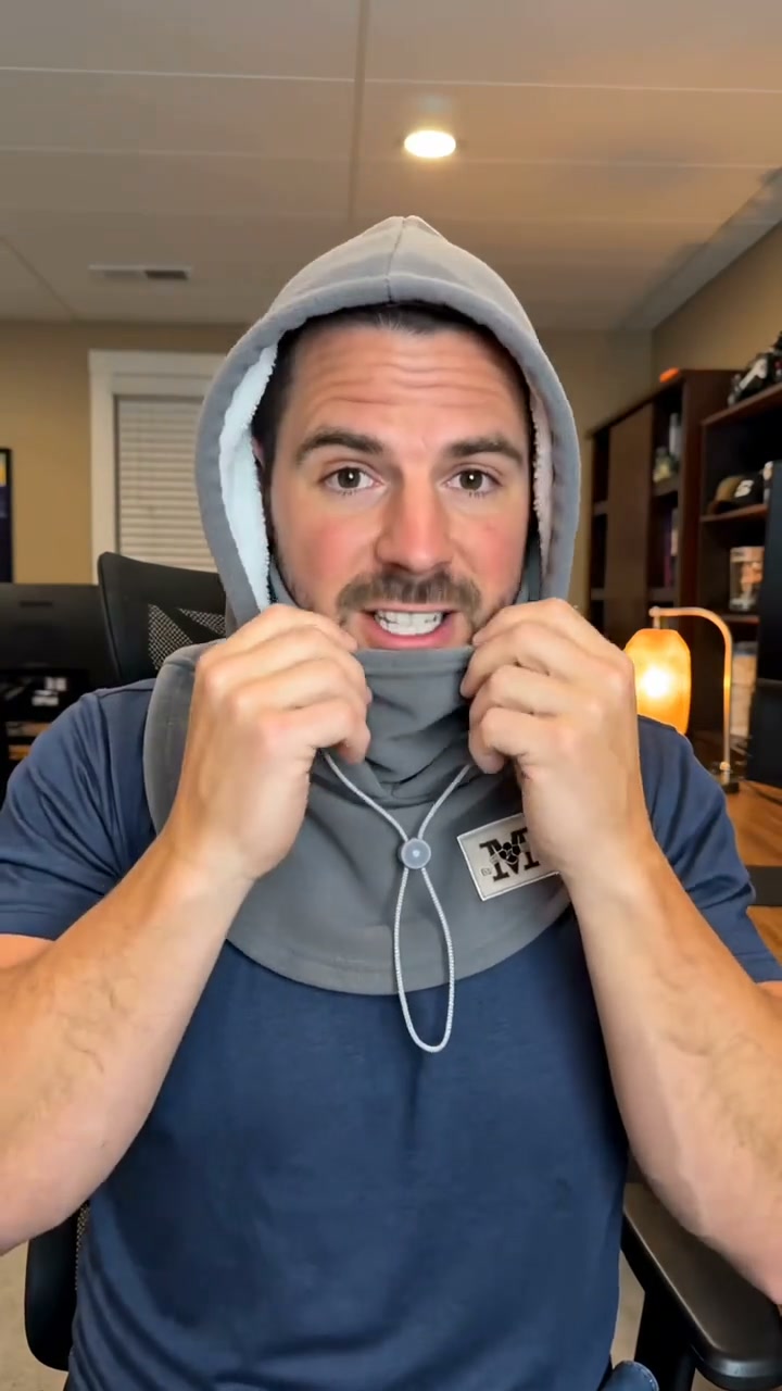 Viral Trends Facebook ad: 3-in-1 Winter Hood