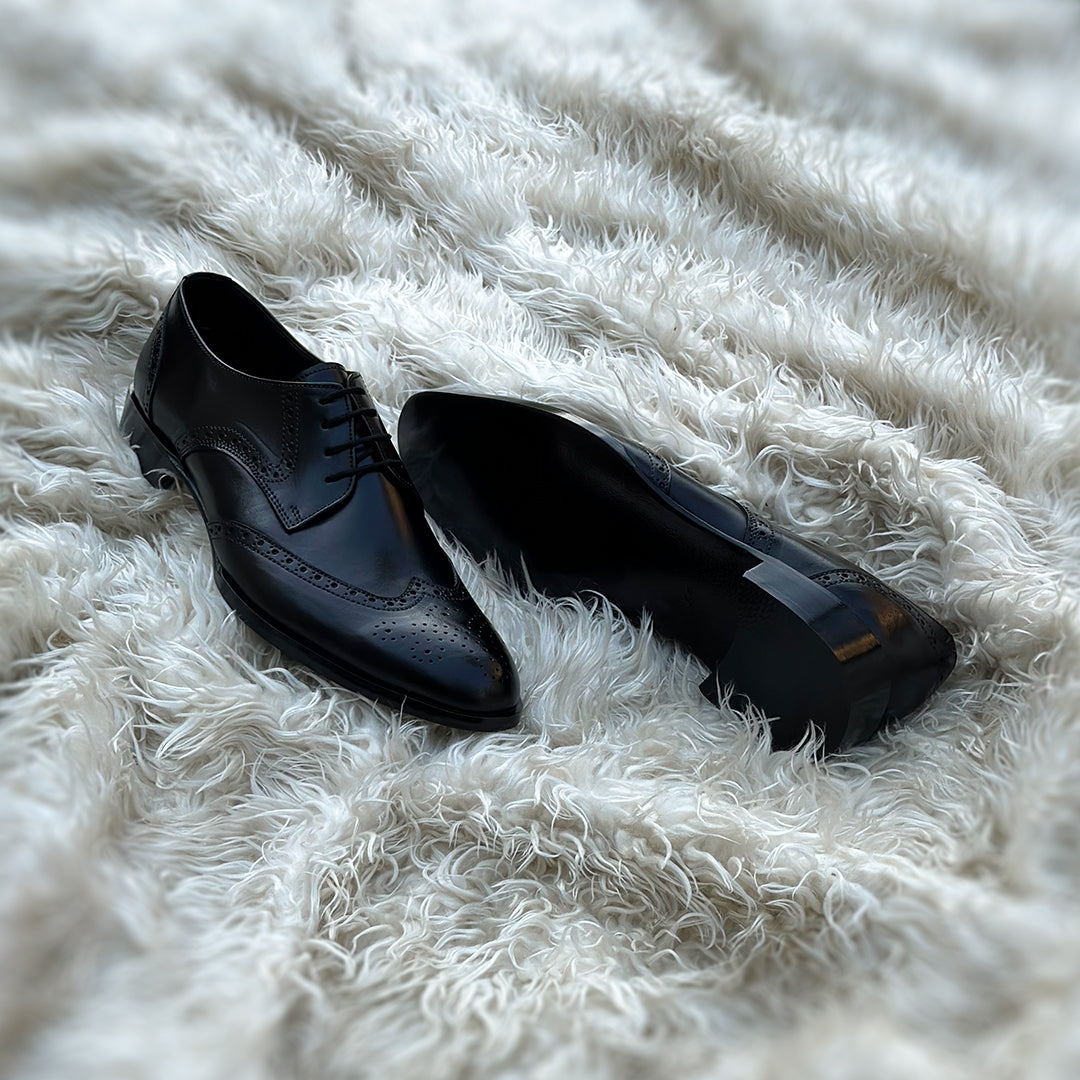 Artimaesofficial Facebook ad: Export-Grade Leather. Signature Patinas.