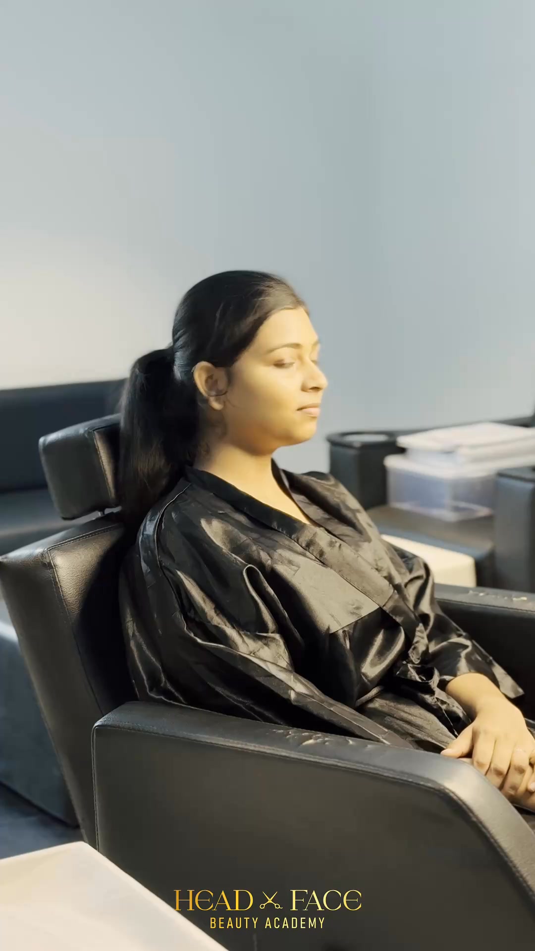 Head and Face Salon and Aesthetic Clinic Facebook ad: Last minute function? tension വേണ്ട!