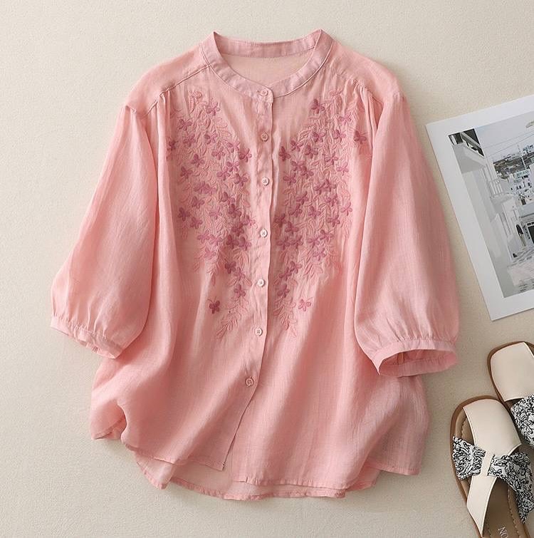 Closetra.in Facebook ad: Soft cotton. Subtle embroidery.