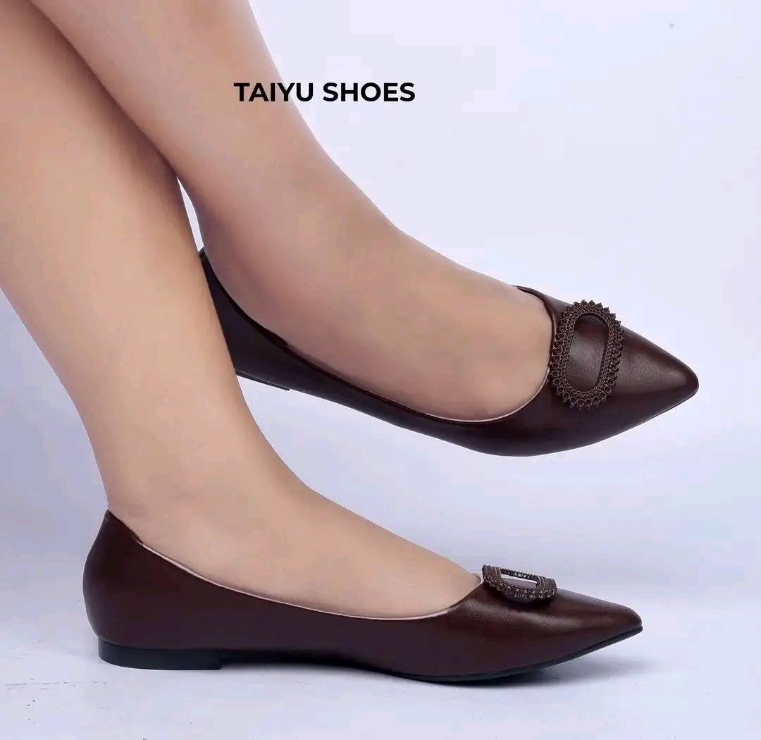Urban Fashion hub Facebook ad: Ladies flat shoes