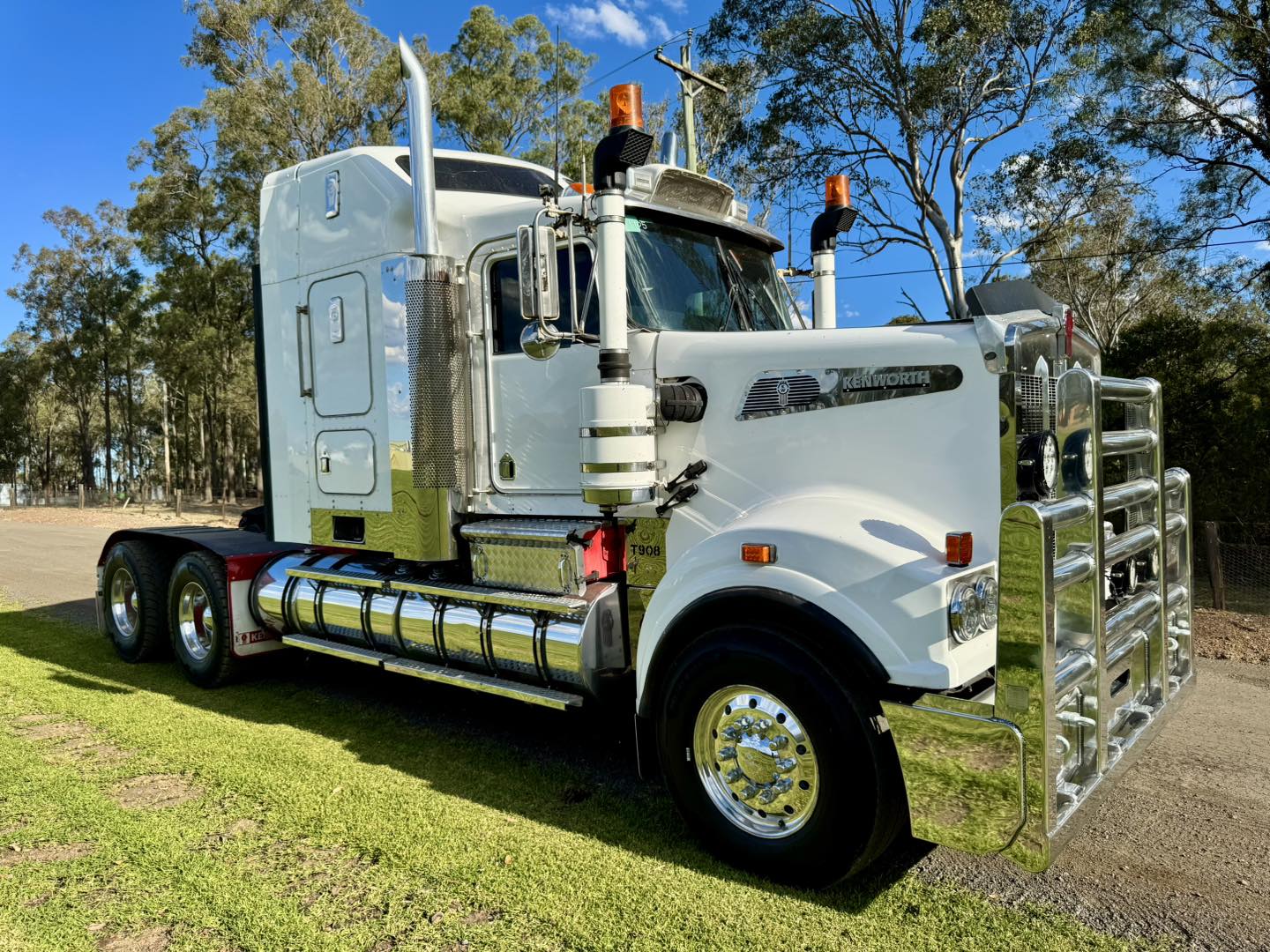 Sammut Agricultural Machinery Facebook ad: FOR SALE 2010 Kenworth T908 50-inch bunk, Cummins…