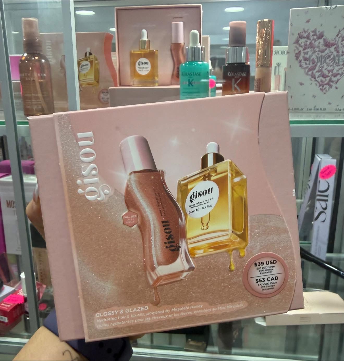 Luminous cosméticos Facebook ad:  Esto y mucho más disponible para hoy…