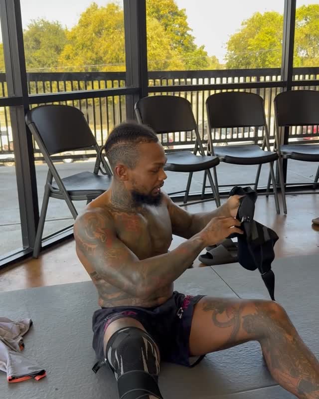 Anaconda Performance Facebook ad: Anaconda Shoulder Brace gives me the protection I…