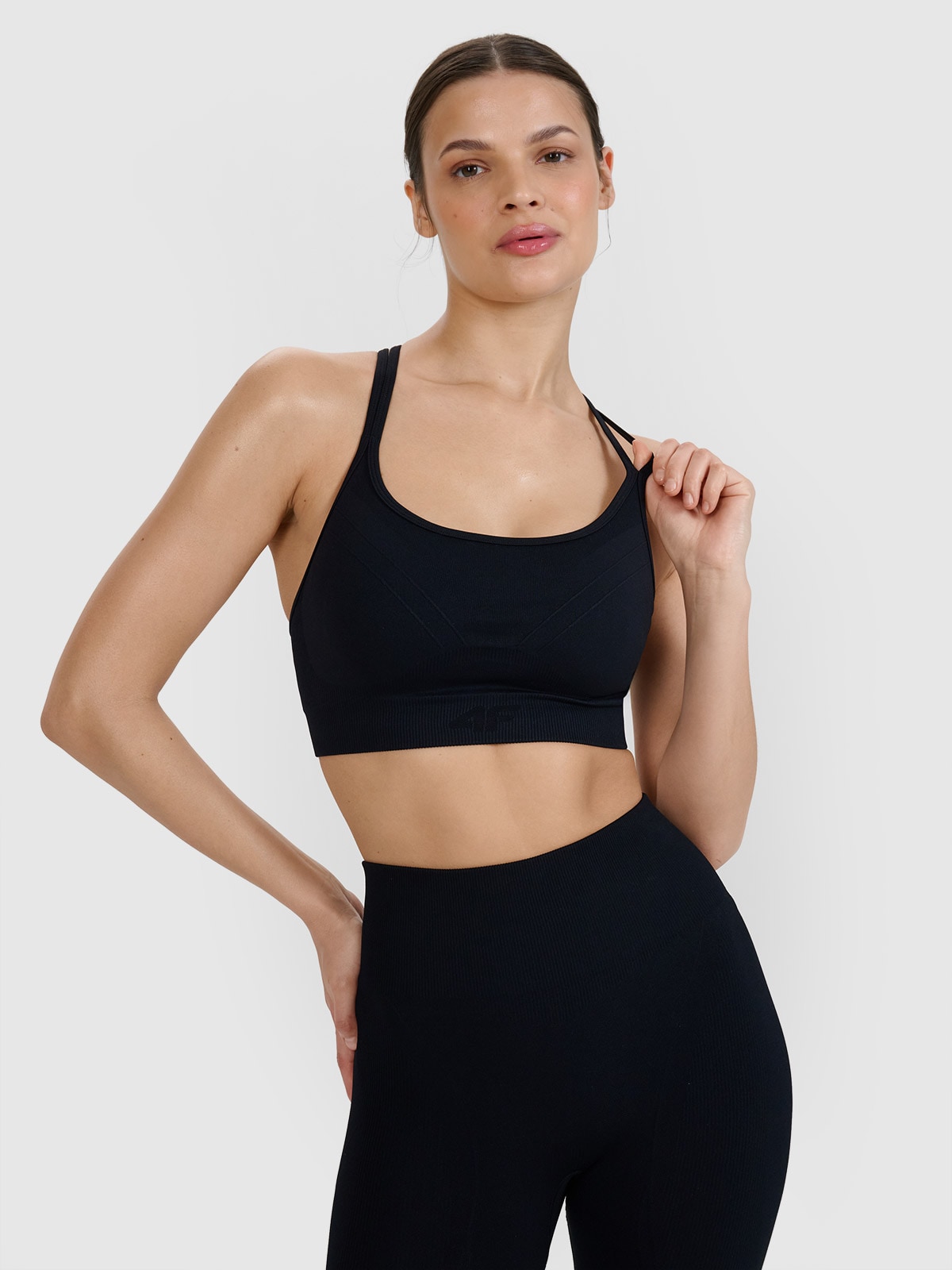 4F Facebook ad: Nova Yoga kolekcija 4F Podari si udobnost i…