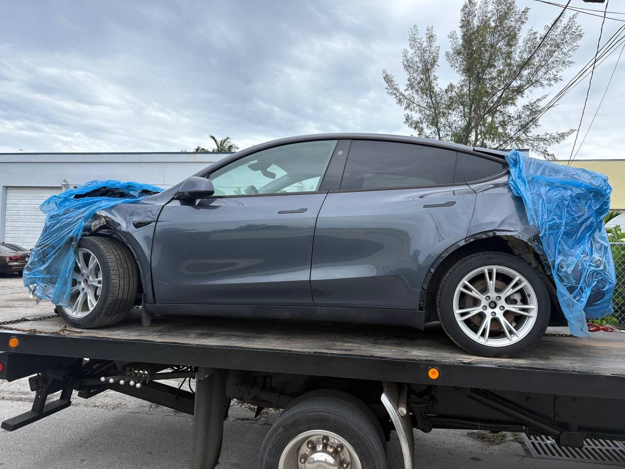 Partacar Tesla Parts Facebook ad: PARTS OUT! Tesla Model Y 2022 GOOD PRICE