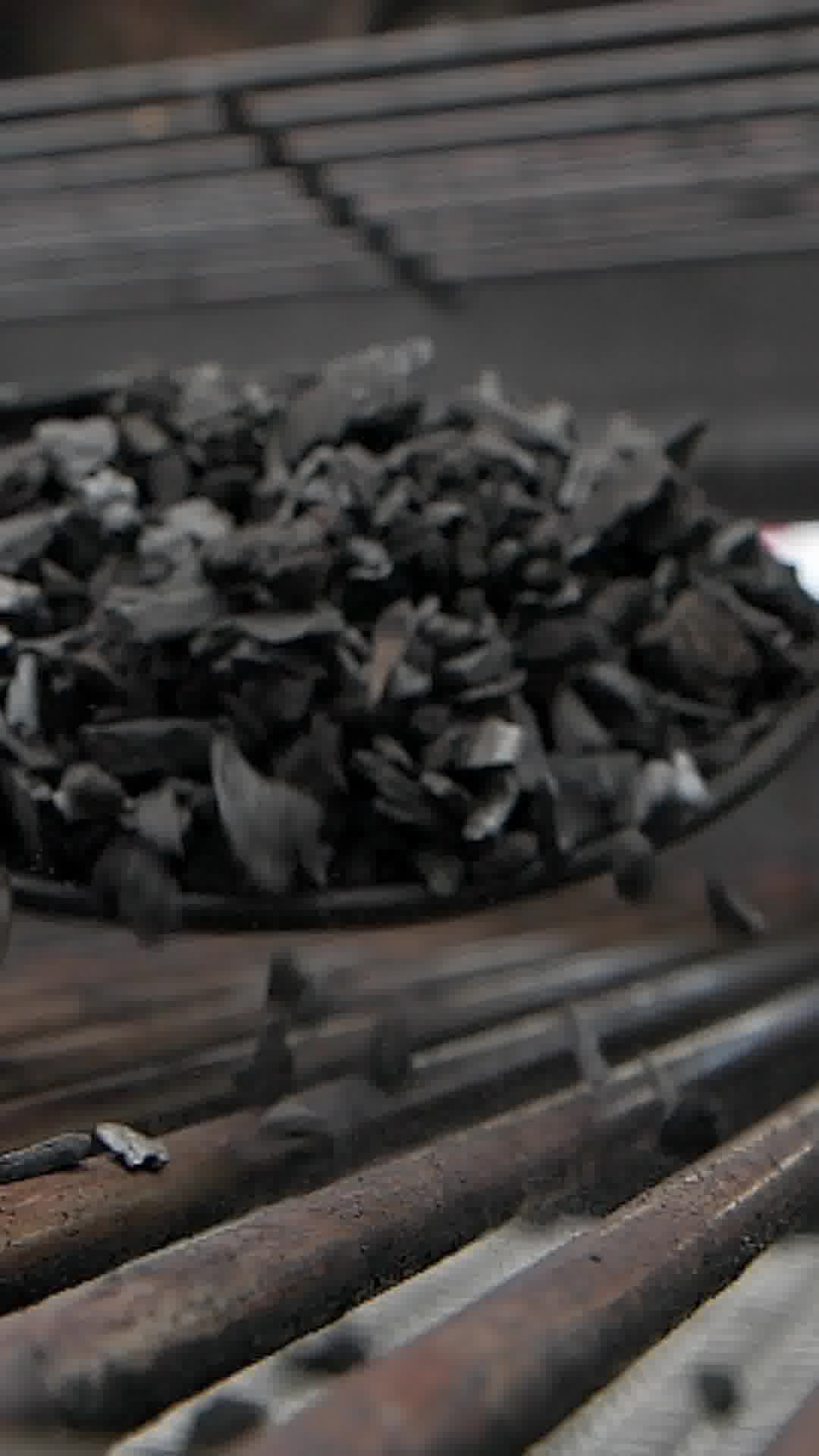 FlavrQ Facebook ad: Turn Your Gas Grill Into a Charcoal Flavor Machine