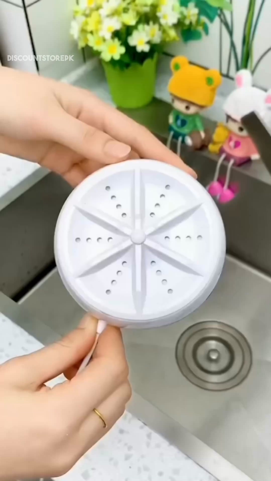DiscountStore Facebook ad: Say hello to spotlessly clean items on the…
