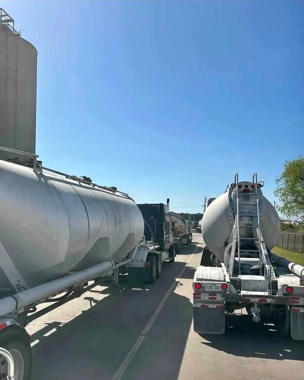 Joshua Keal Facebook ad: Pneumatic Trailers for Lease