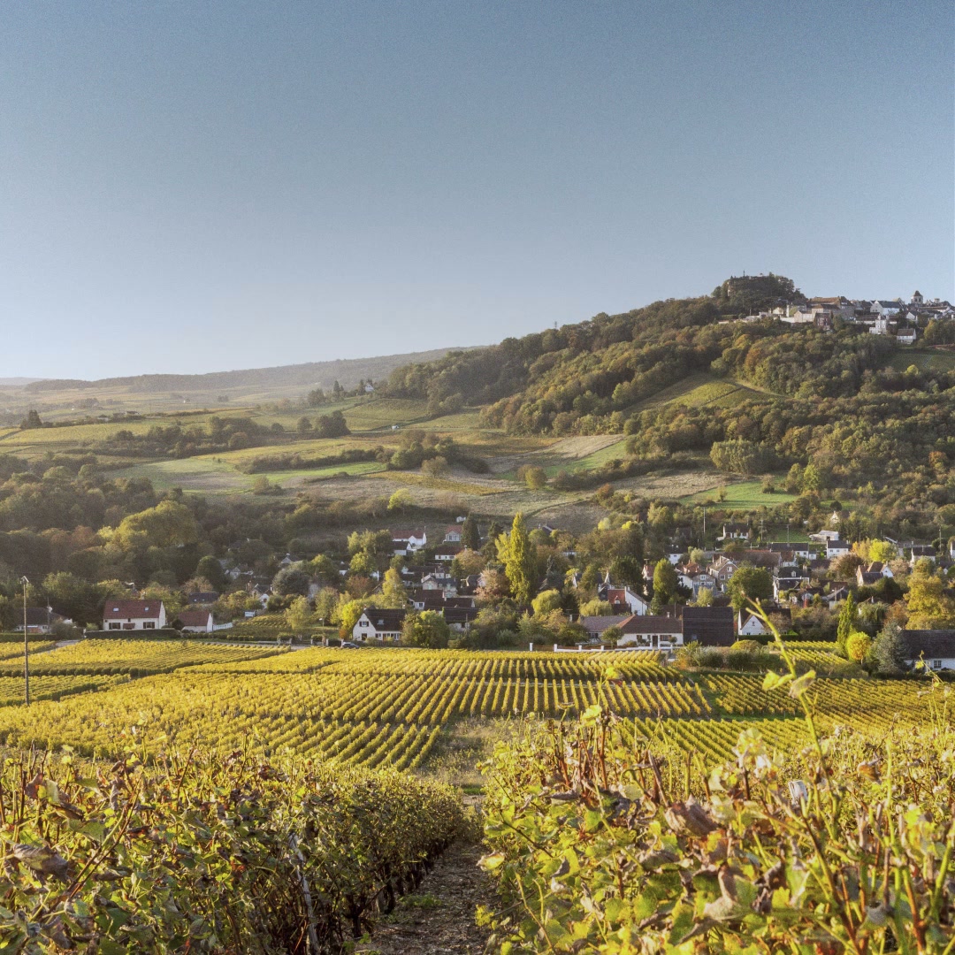 Airbnb Facebook ad: Cet automne, explorez