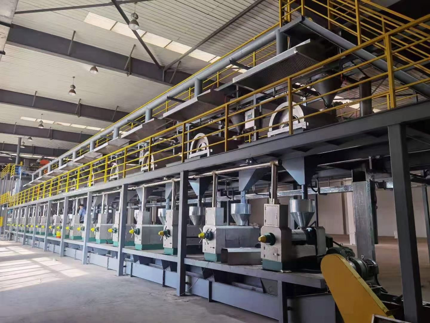 Zhengzhou VOS Machinery Equipment Co., Ltd. Facebook ad: Complete Edible Oil Production Line Installed Overseas