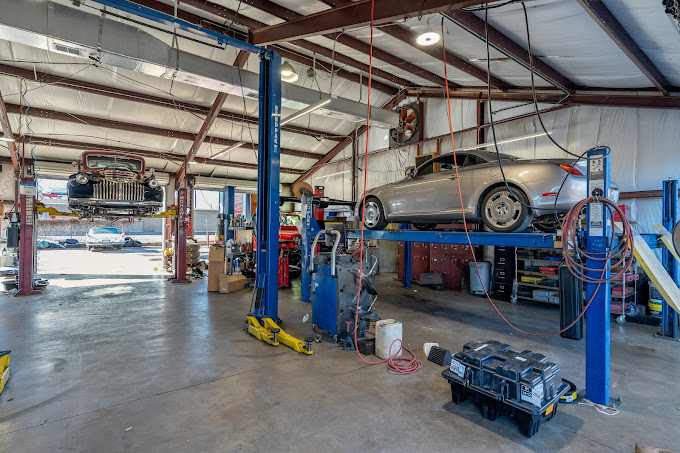 Grease Monkey - Cottonwood Shores #1120 Facebook ad: Experienced Auto Tech, Family Shop Since 2009 ($5,000 Sign…