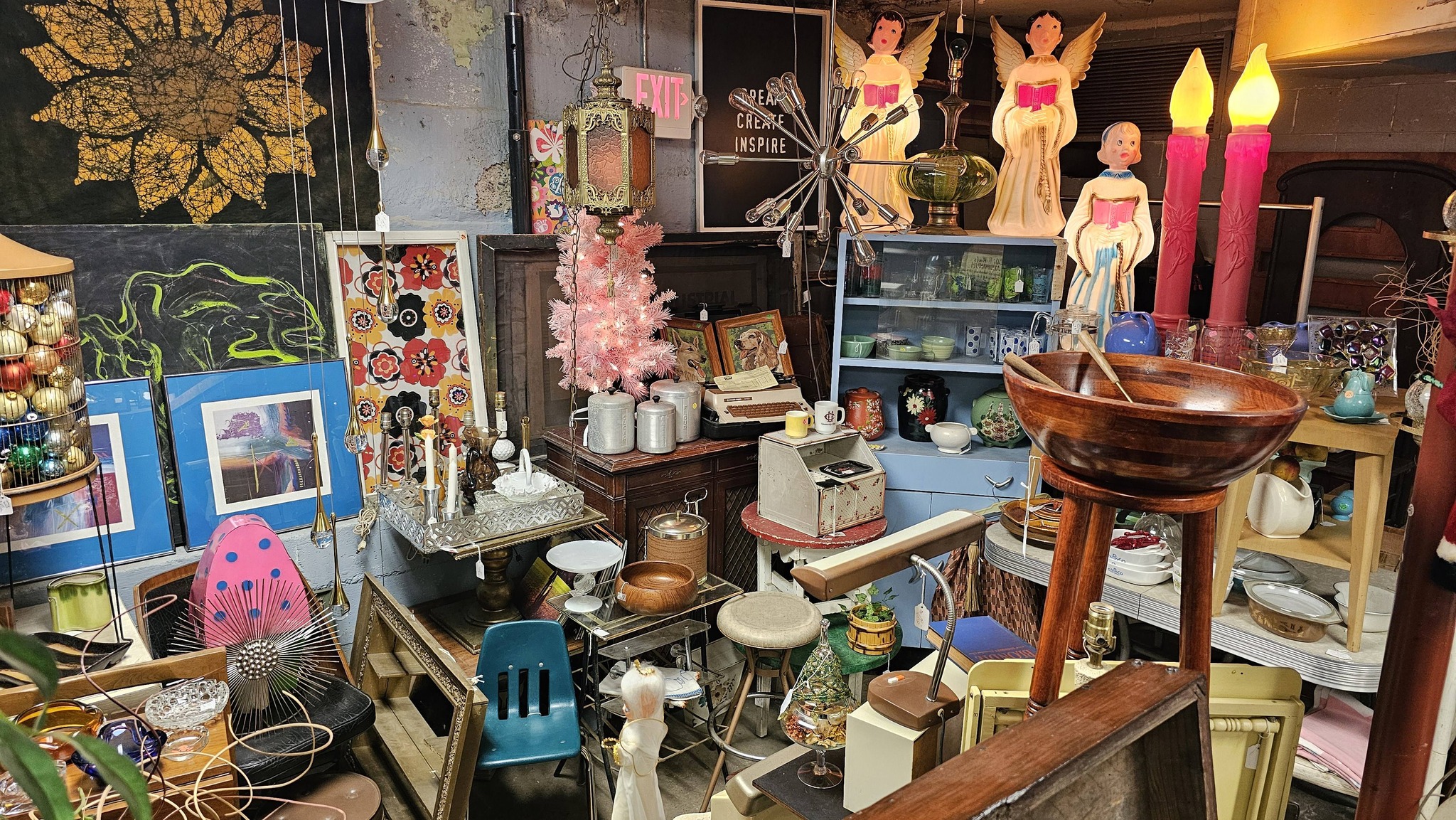 Somerville's Facebook ad: Somerville's - Richfield Ohio - Vintage, Repurposed, Home…
