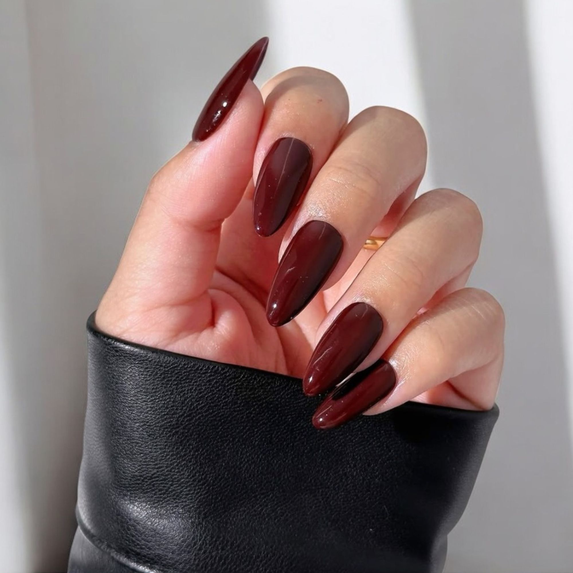 Feminity Nails & Lashes - Lausanne Facebook ad